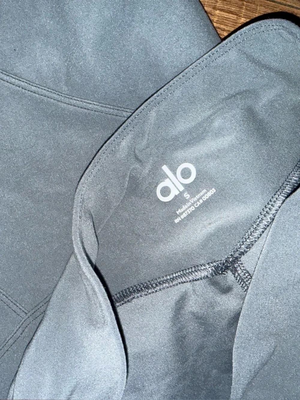Alo yoga dusty blue/gray set RARE